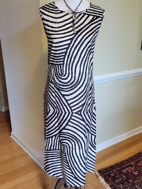Source Unknown Black & White Geometric Sleeveless Midi Dress